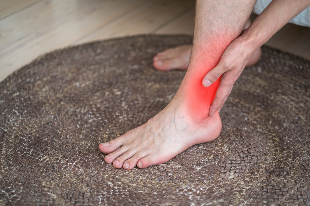 what causes achilles tendonitis and how is it treated